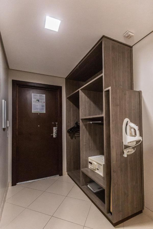 Hotel Inter Cuiaba Exterior foto A room at the hotel